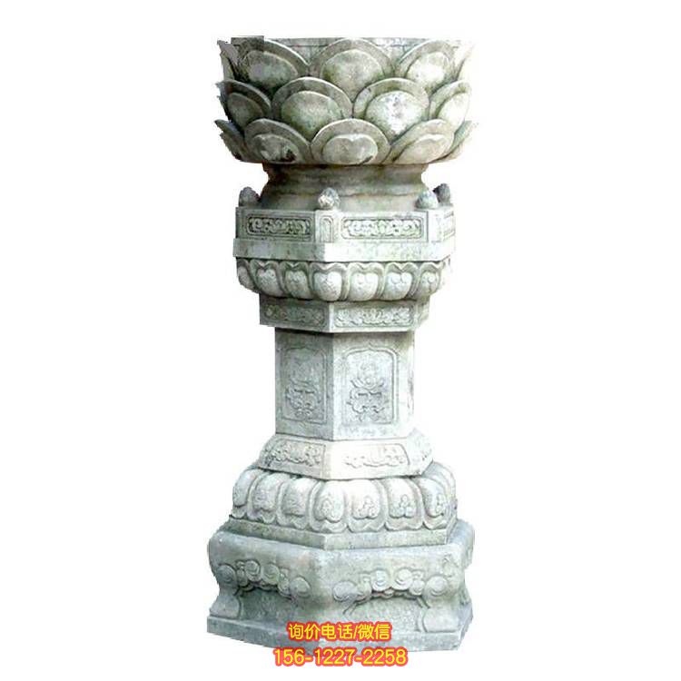 花崗巖雕塑，為寺院增添靈性韻味