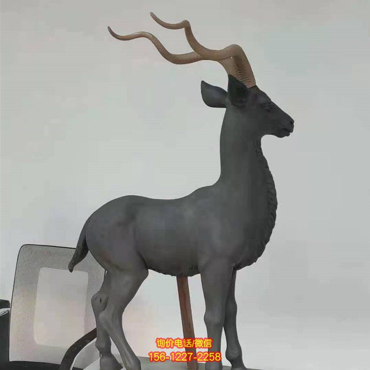 園林景觀(guān)雕塑：美麗的梅花鹿
